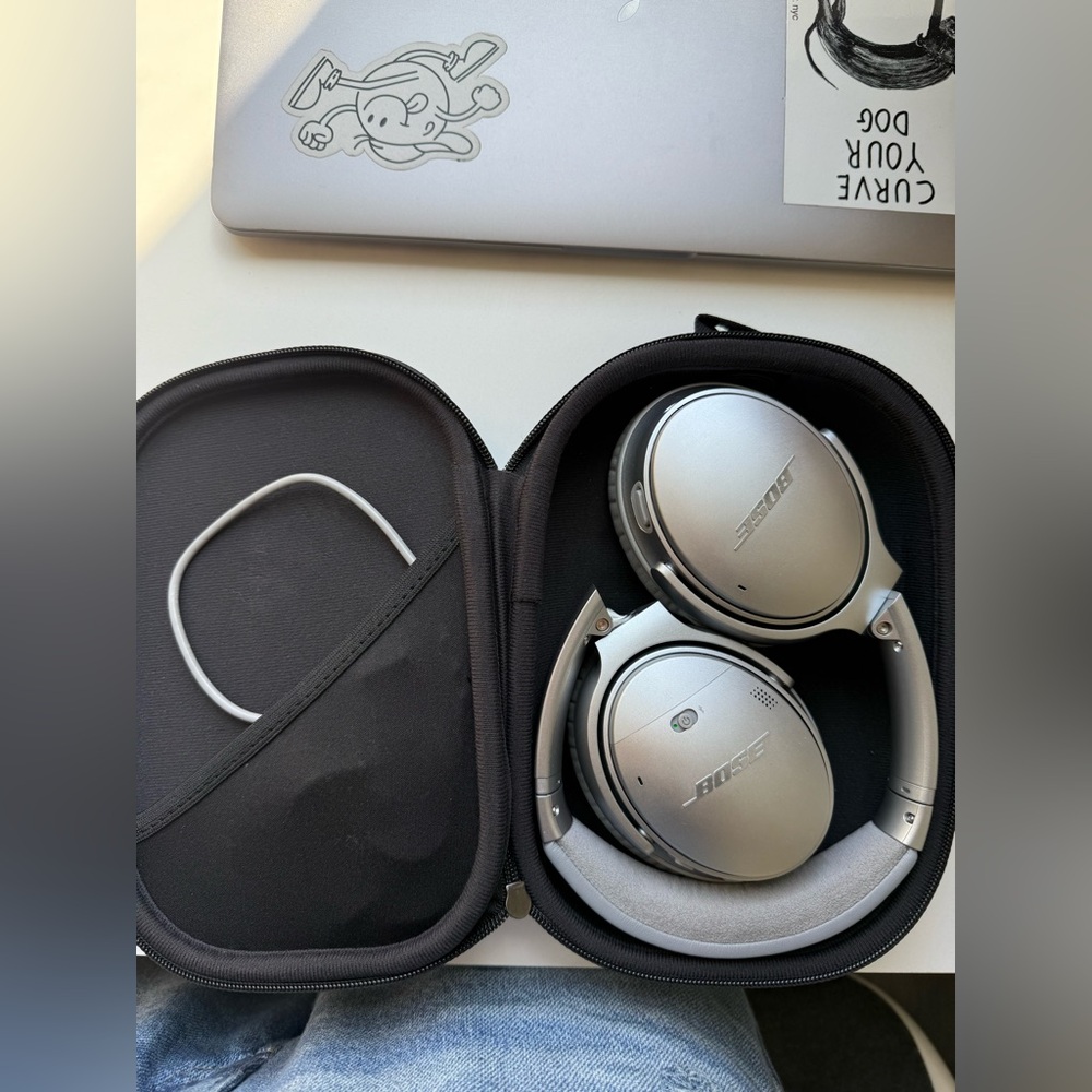 Bose QuietComfort 35 II Noise Cancelling Bluetooth Headphones in silver